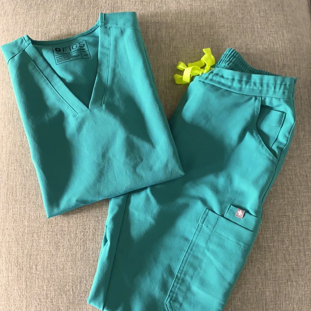 Marine Figs Set-XXS Casma top and XXS Yola Pants